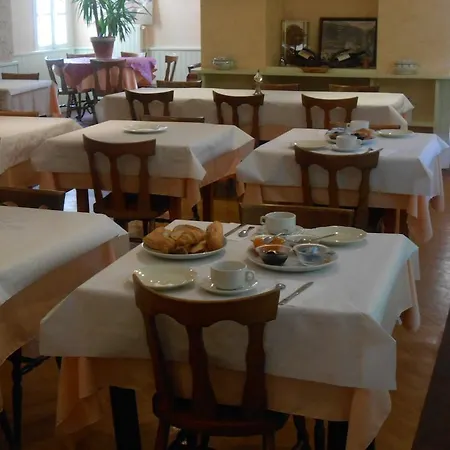 Hotell Aux Gorges Du Dourdou 2*