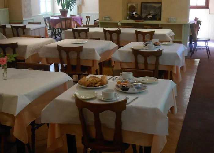 Hotel Aux Gorges Du Dourdou 2*